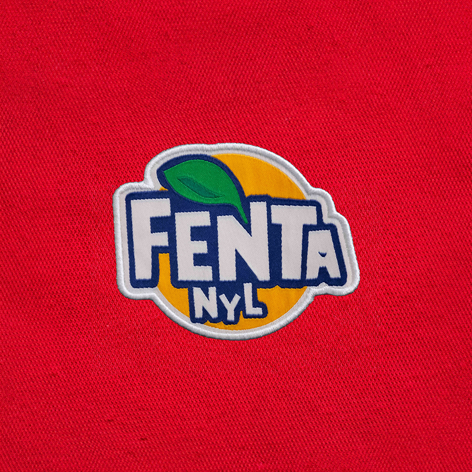 Fentanyl strykemerke på en russedress. Disse patches varer hele russetiden.