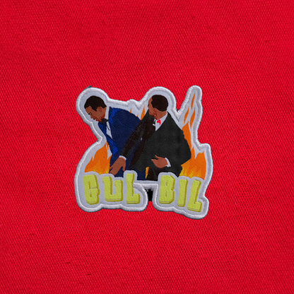 Gul bil strykemerke på en russedress. Disse patches varer hele russetiden.